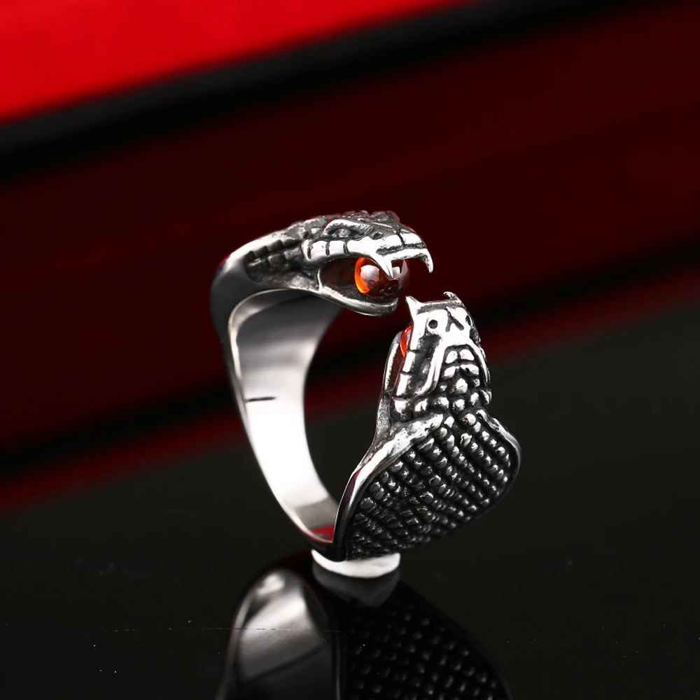 Bague Serpent Gothique